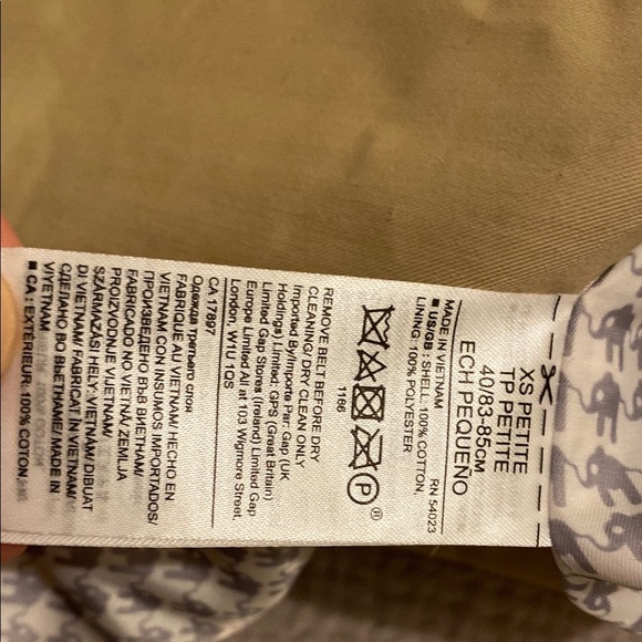 Banana Republic Classic Tan Trench Coat. Size XS Petite. New . MRSP $228 - Picture 4 of 8